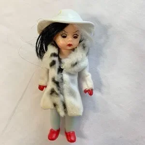 MCDONALDS MADAME ALEXANDER Wendy Doll Disney Cruella De Vil 2004 Happy